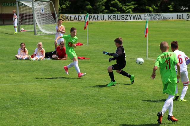 通过定期与 通过定期与