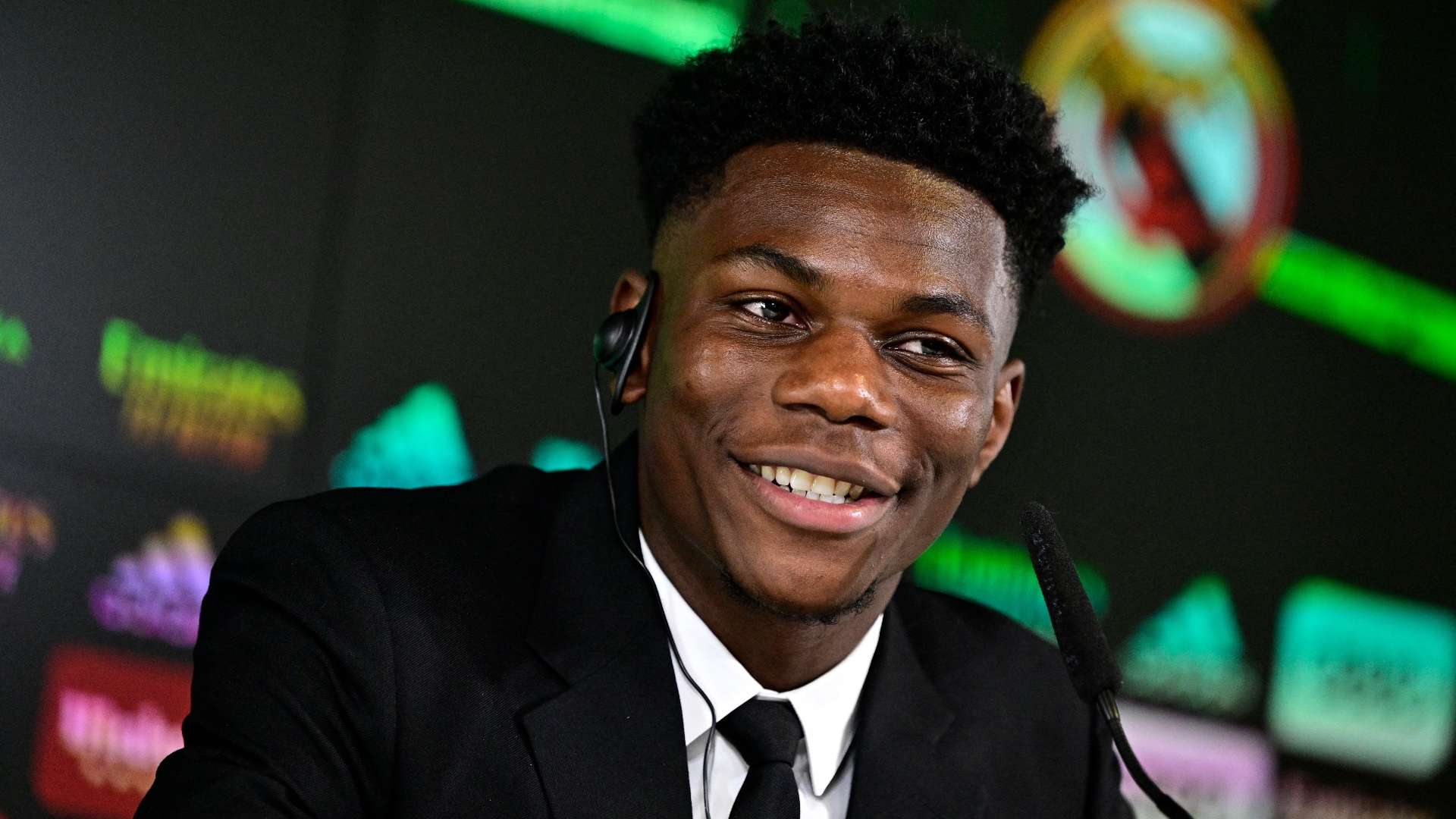 足球行業成 足球行業成